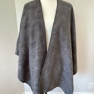 Woolrich wrap poncho cape scarf blanket cardigan gray with print one size layer